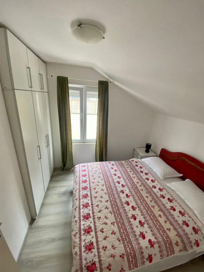 Apartments Kuc Tivat Exterior photo