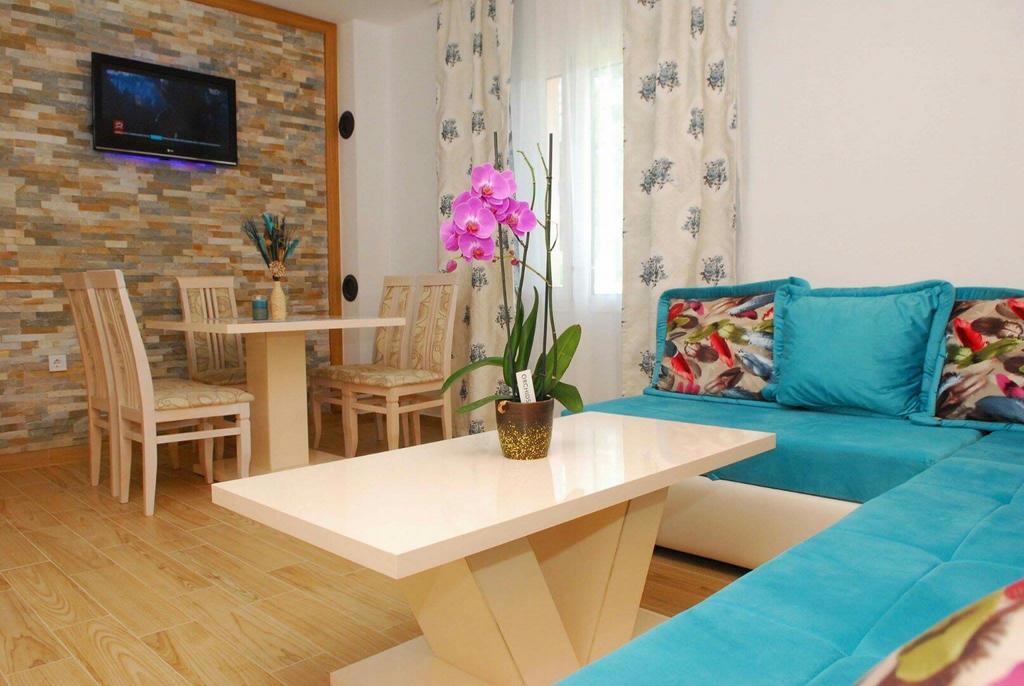 Apartments Kuc Tivat Exterior photo