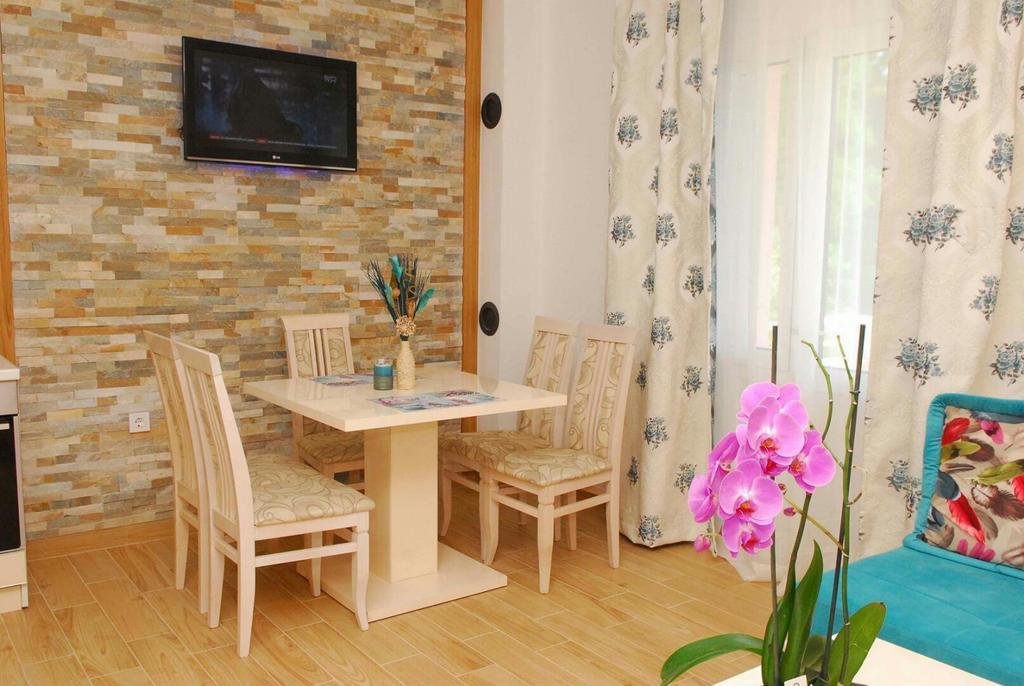 Apartments Kuc Tivat Exterior photo