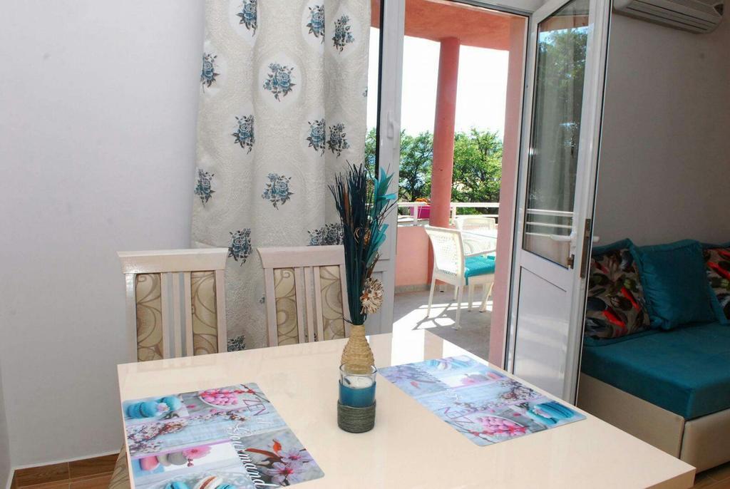 Apartments Kuc Tivat Exterior photo